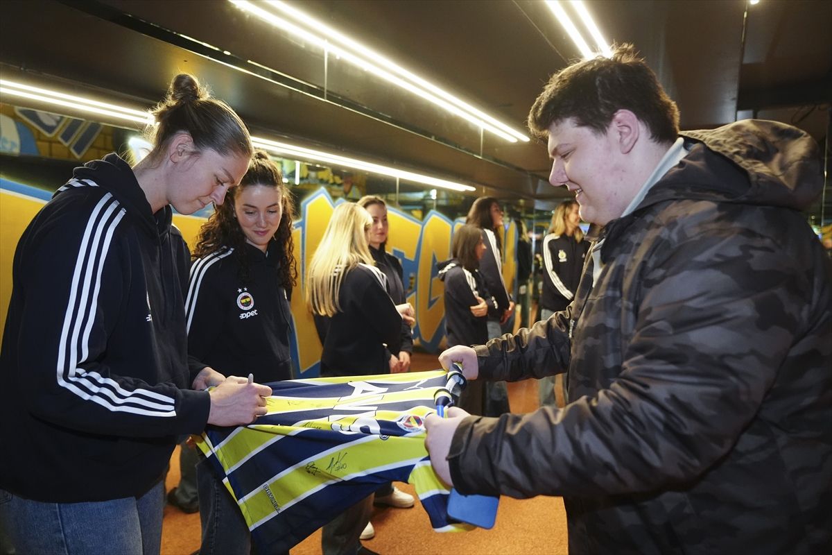 Fenerbahçe Opet, Avrupa Ligi Şampiyonluğunu Kutladı