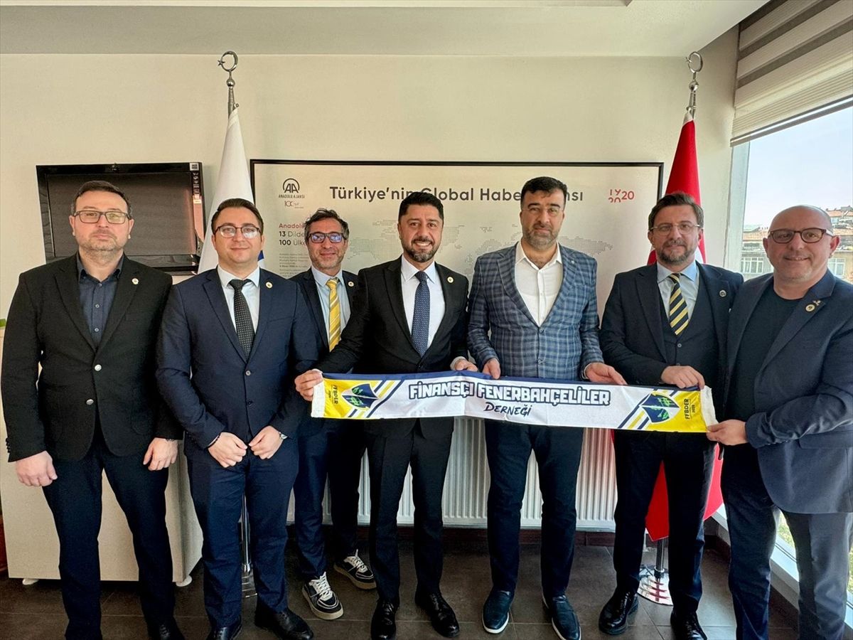 Fenerbahçe Finansçıları AA\'yı Ziyaret Etti