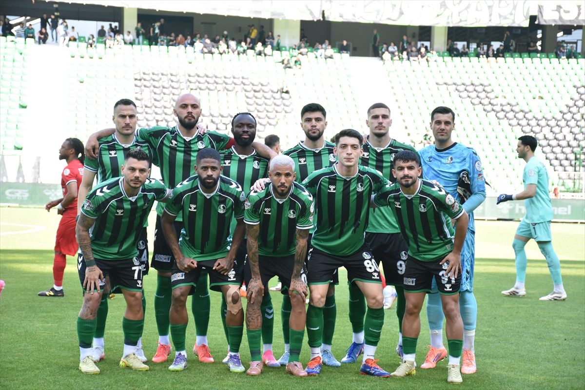 Arca Çorum FK, Sakaryaspor\'u 4-0 Yenerek Fark Oluşturdu