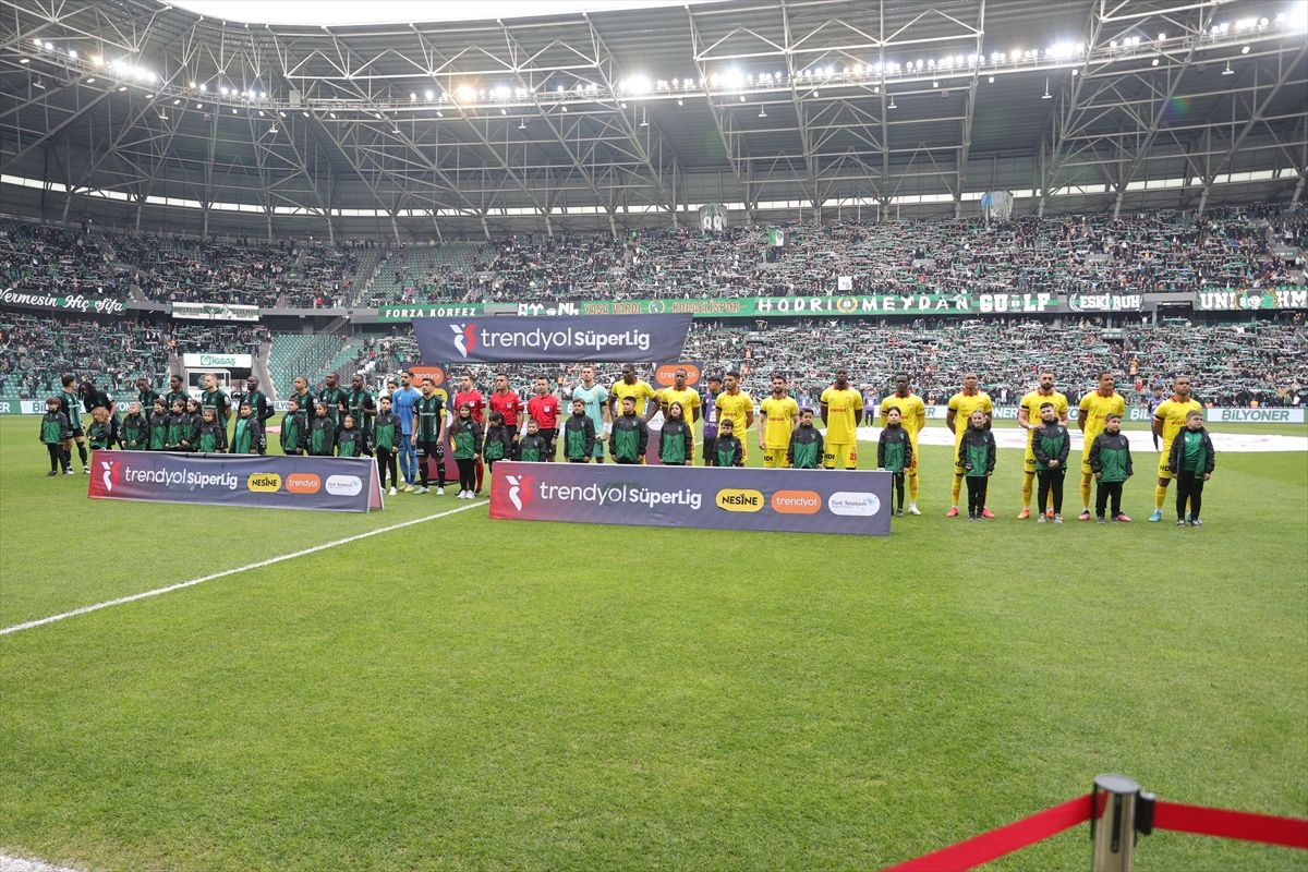 Göztepe İlk Yarıda Önde