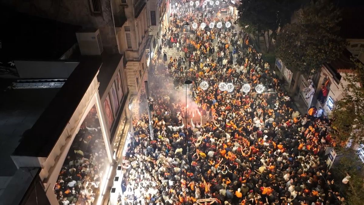 Galatasaray 26. Şampiyonluğunu Coşkuyla Kutladı