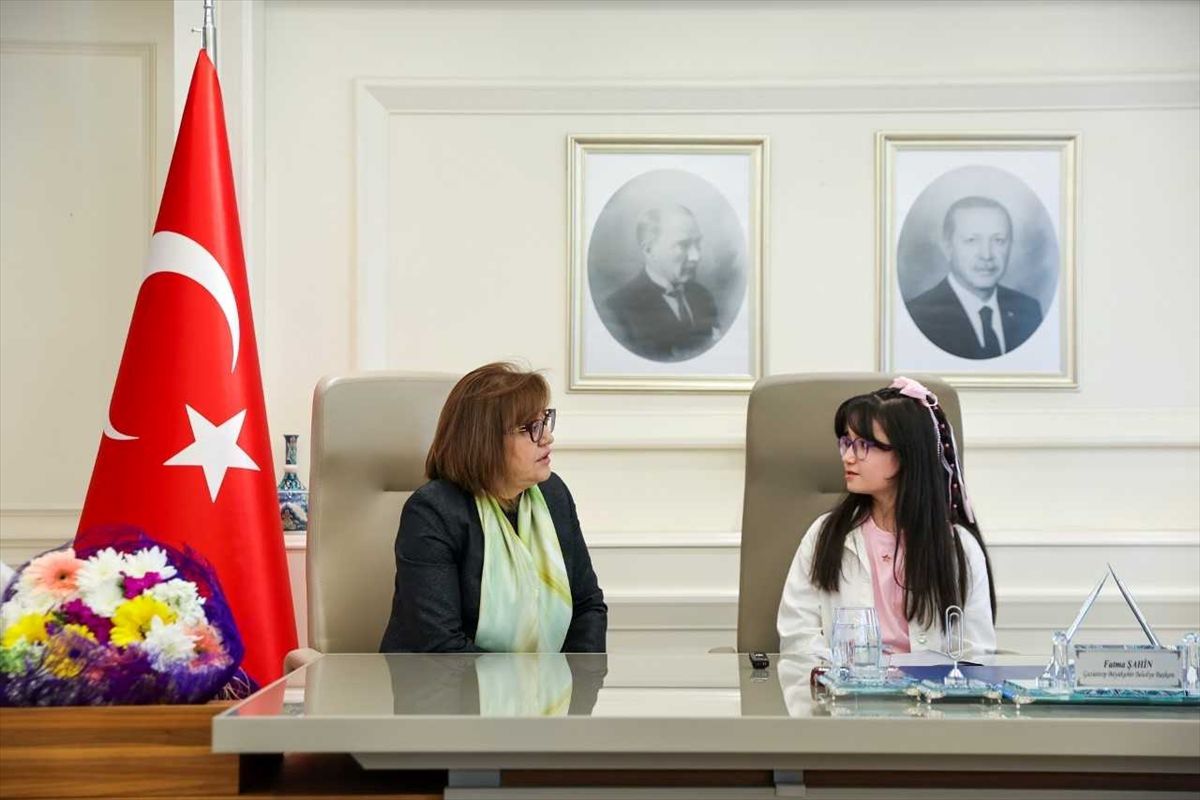 23 Nisan\'da Temsili Devlet