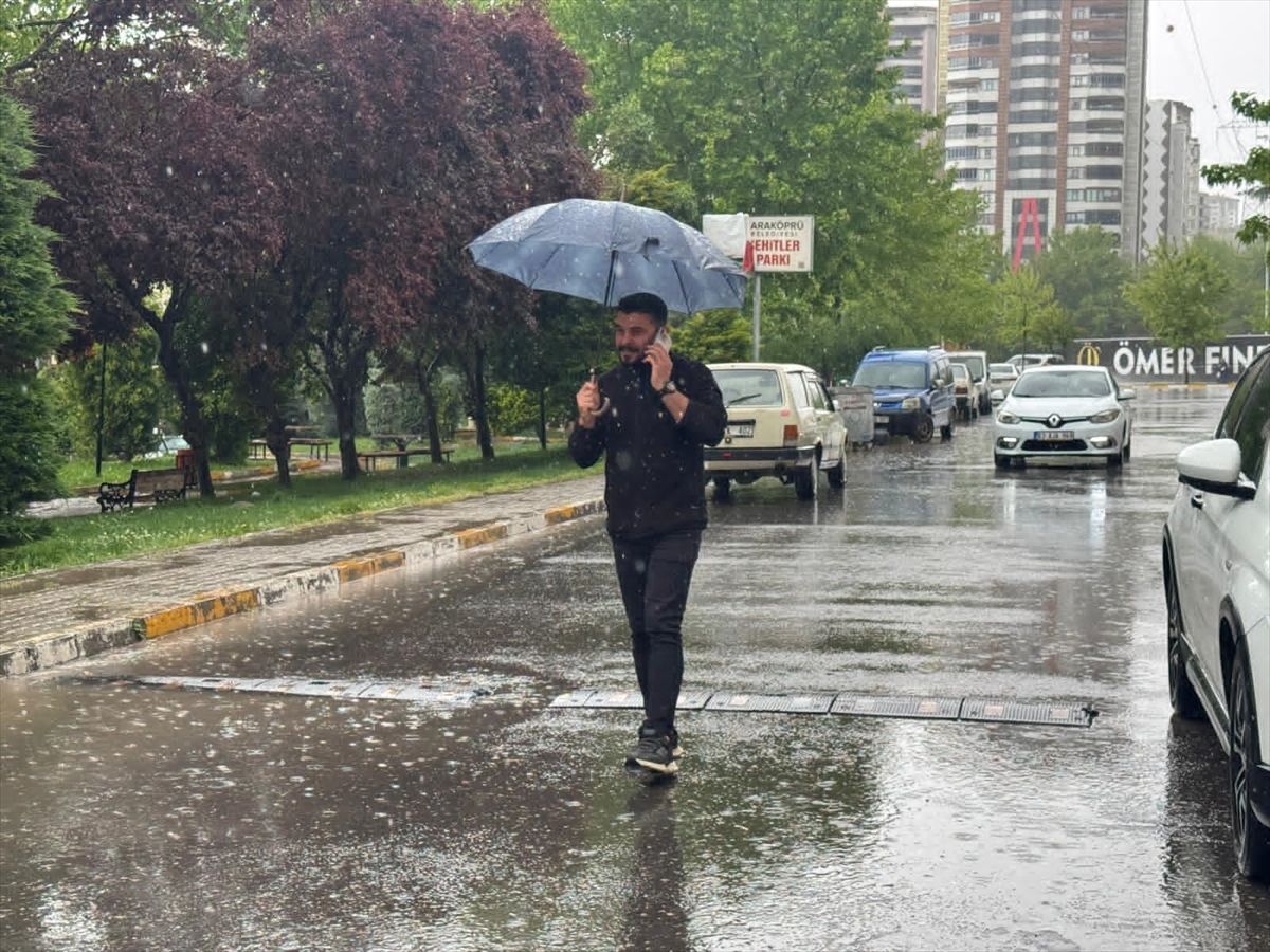 Gaziantep ve Şanlıurfa\'da Sağanak Yağış