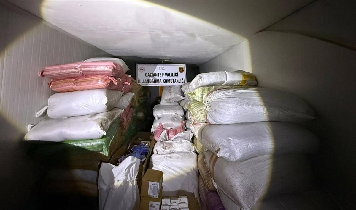Gaziantep\'te 4 Ton Kaçak Tütün Ele Ge geçirildi