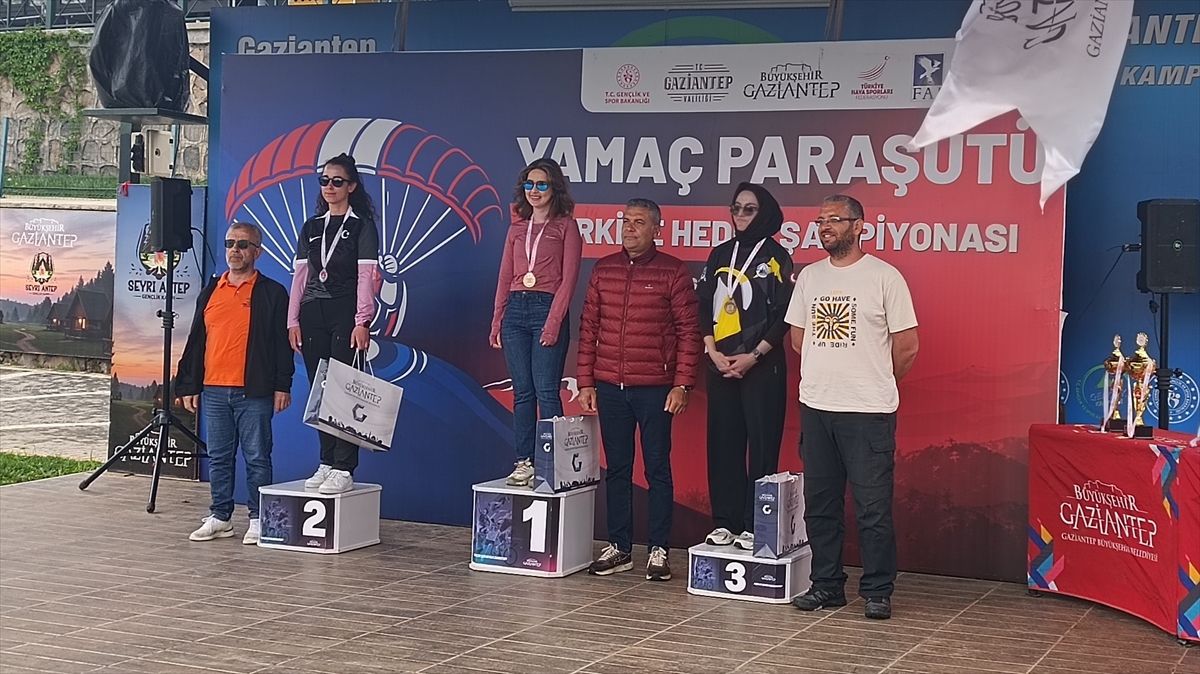Nurdağı\'nda Yamaç Paraşütü Yarışması Tamamlandı
