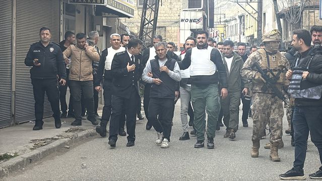 Gaziantep’te rehin aldığı 3 kişiden birini yaralayan firari hükümlü operasyonla yakalandı