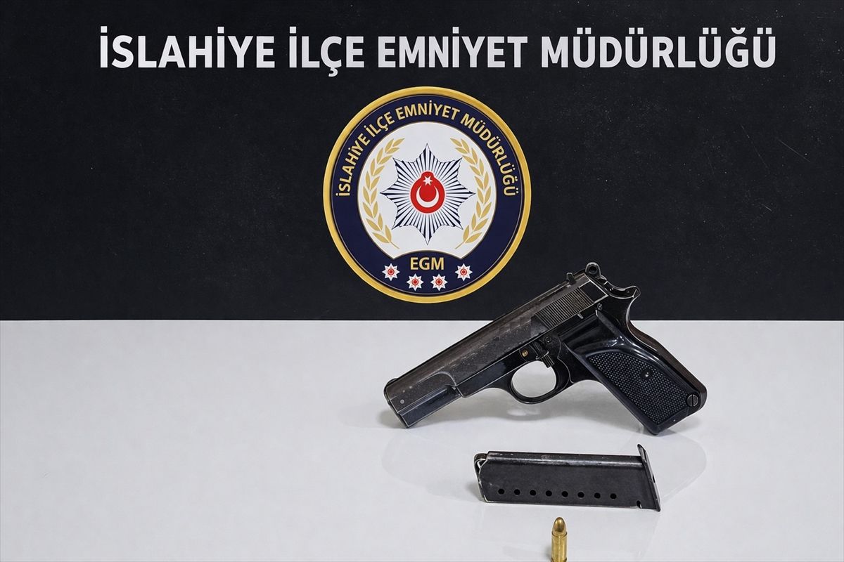 İslahiye\'de Ruhsatsız Tabanca Operasyonu