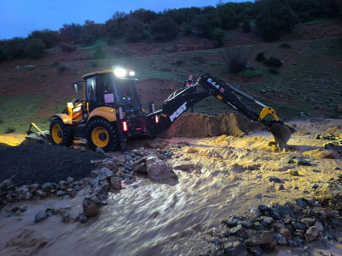 Nurdağı\'nda Sağanak Taşkınlara Neden Oldu