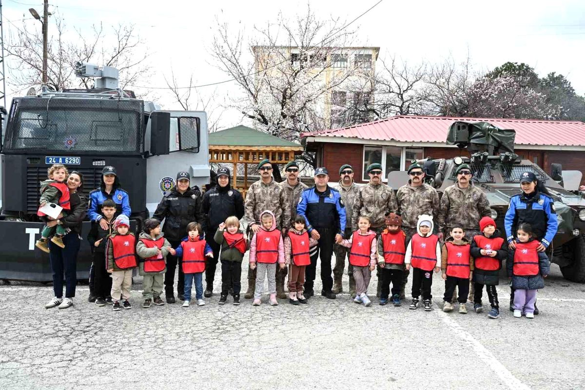 Anaokulu Öğrencileri Polise Ziyaret
