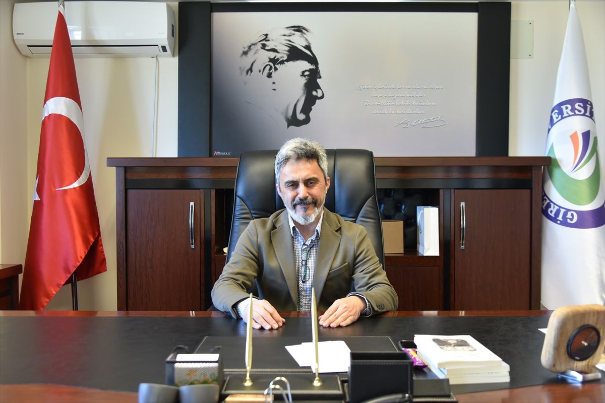 Şehit Cantürk anıldı, Prof. Yıldız\'ın eseri konuşuldu