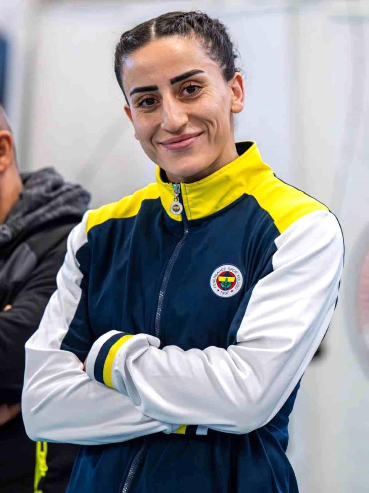 Gizem Özer Brezilya\'da Kamp Yapıyor