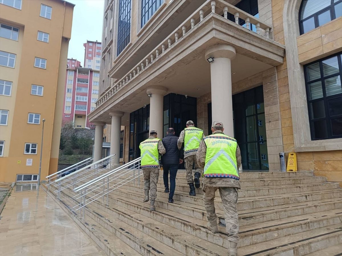 Firari Hükümlü Gümüşhane\'de Yakalandı