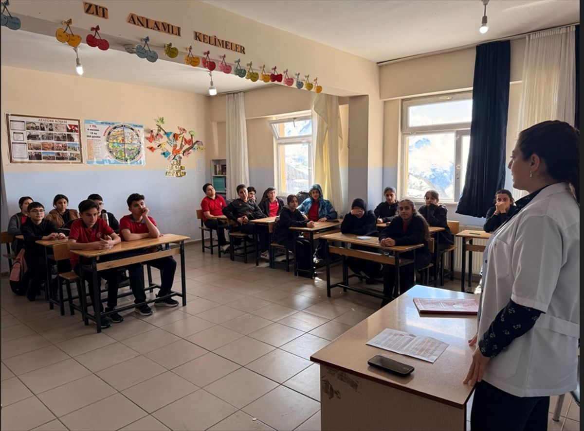 Hakkari\'de Kariyer Günlerinde Doktorluk Anlatıldı