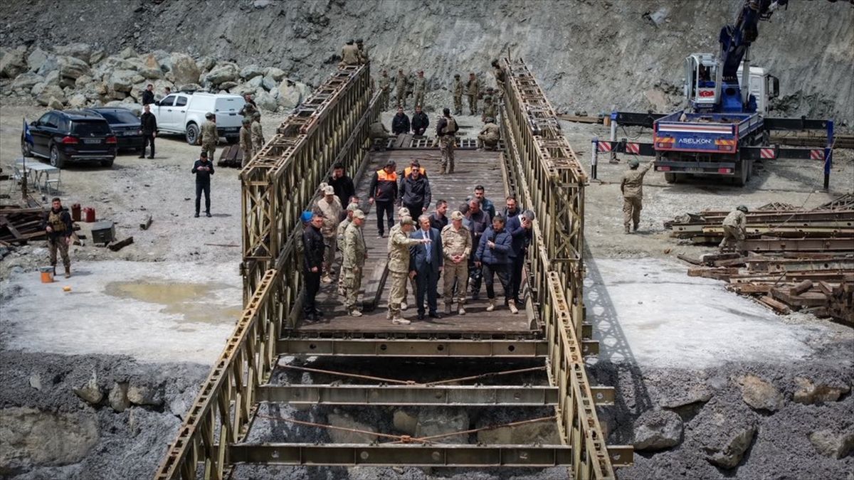 Hakkari\'de Yeni Panel Köprü Çalışmaları