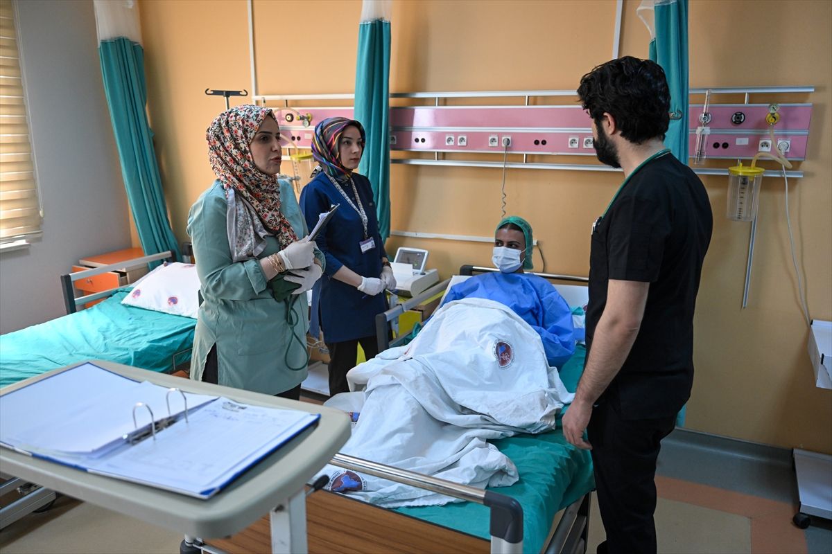 Ebeler, Anne ve Bebek Sağlığı İçin Özveriyle Çalışıyor