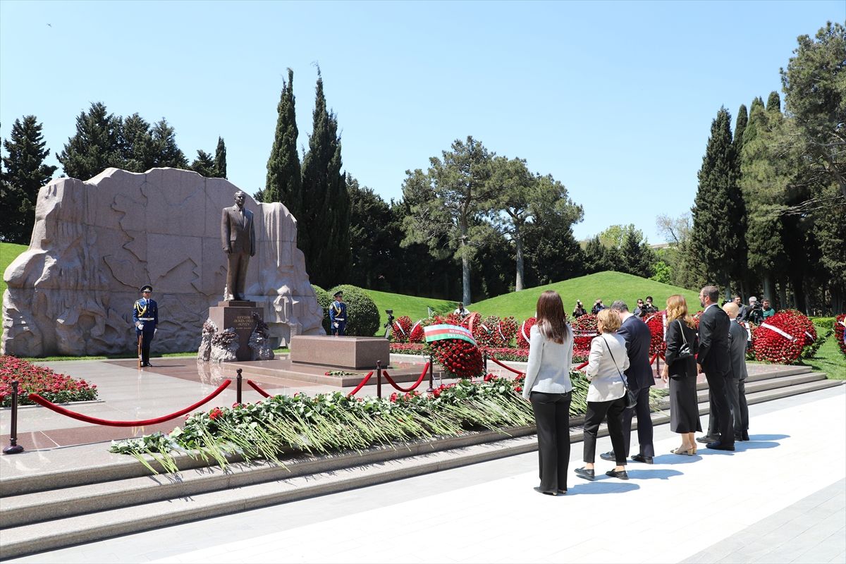 Haydar Aliyev 103. Yıldönümünde Anıldı