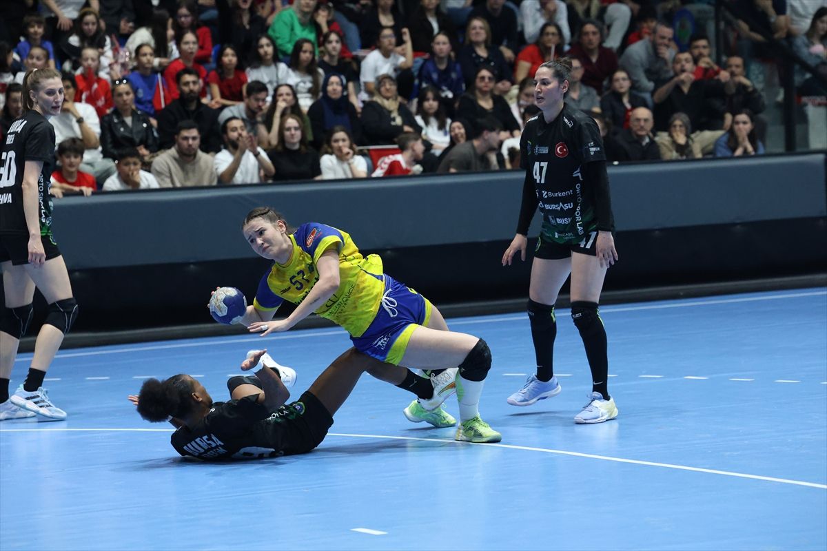 Bursa B.B. Hentbolda İlk Maçı Kazandı