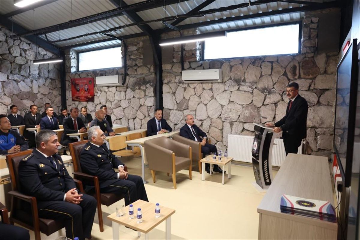 Ali Çelik, Deniz Polisi Eğitim Merkezi\'ni Ziyaret Etti