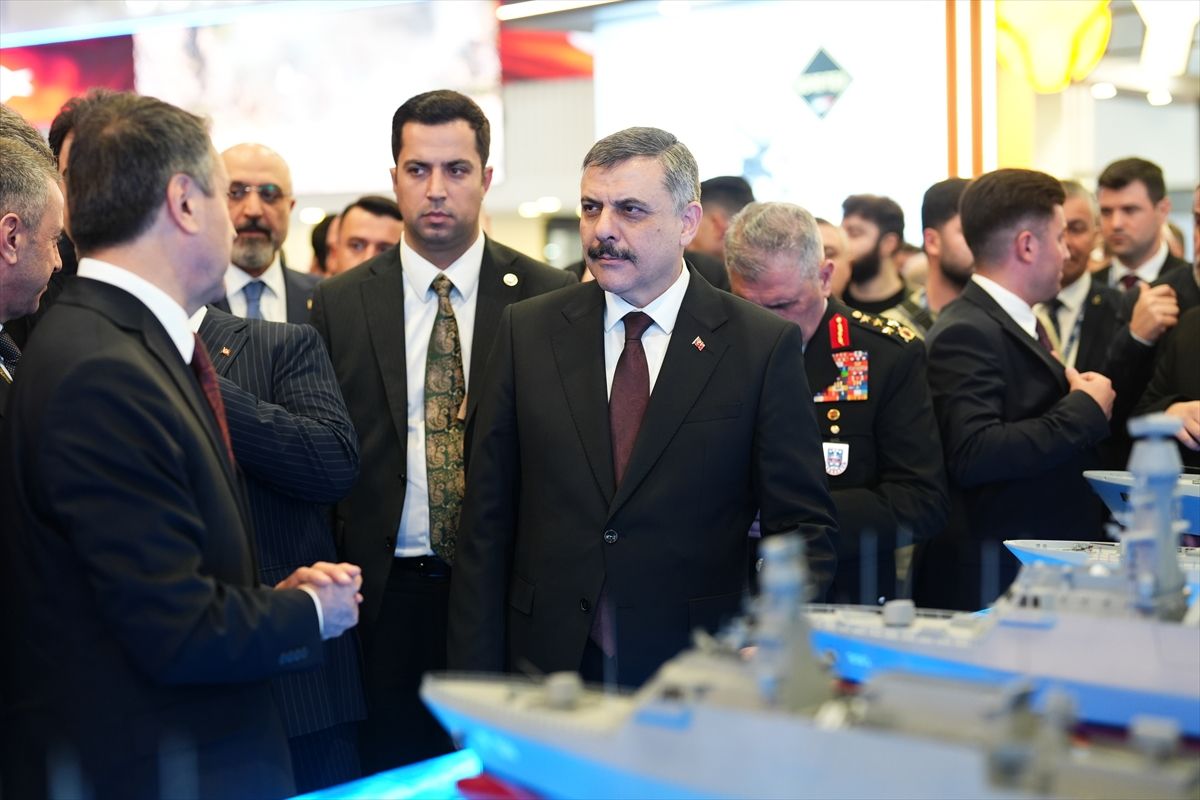 Bakan Çiftçi, SAHA Fuarı\'nı Ziyaret Etti