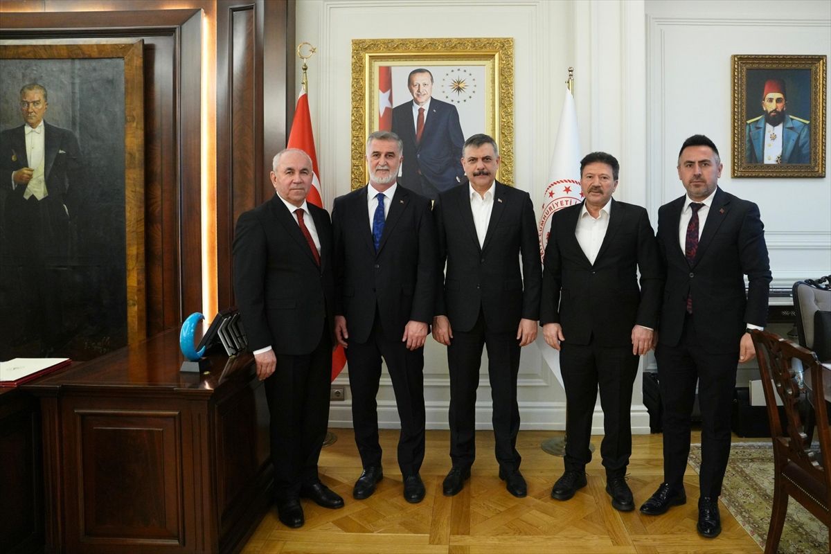 Şoförler Federasyonu\'ndan Bakan Çiftçi\'ye Ziyaret