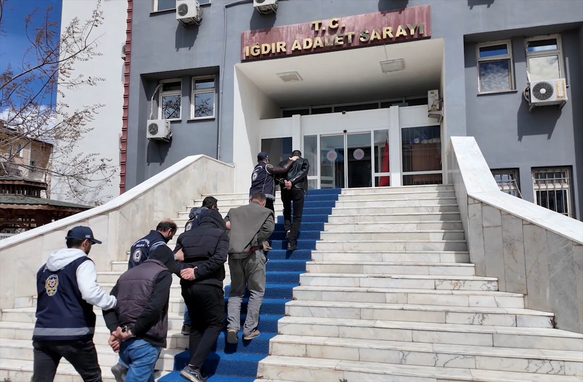 Iğdır\'da Göçmen Kaçakçılığı Operasyonu