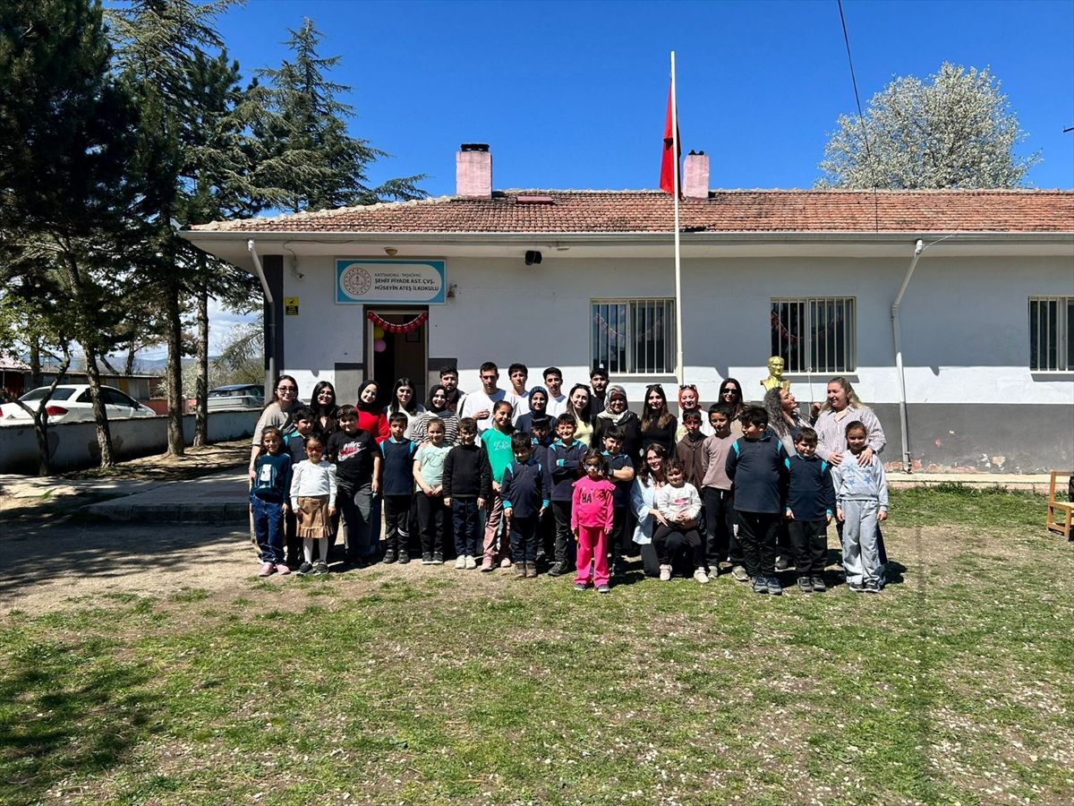 İlkokul öğrencileri "Minik Kalpler Büyük Hayaller" projesiyle sevindirildi