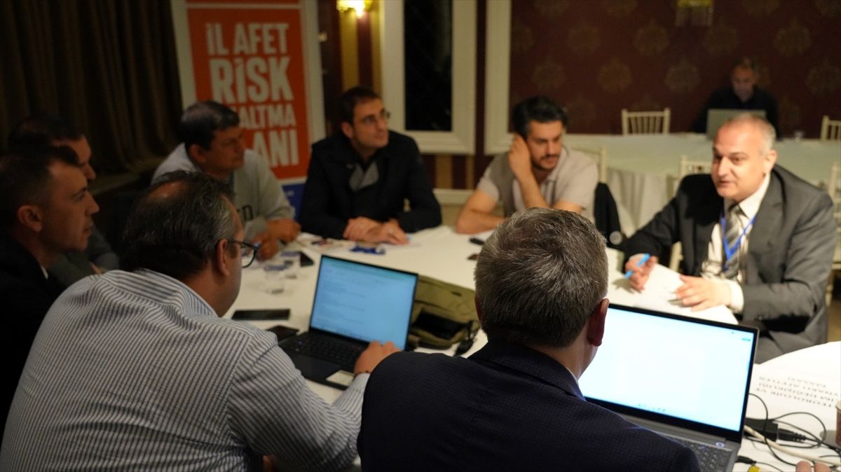 İnegöl\'de Afet Risk Azaltma Çalıştayı Düzenlendi