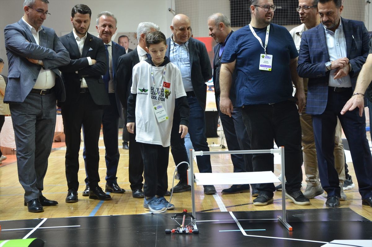 İnegöl Robot Yarışması Başladı