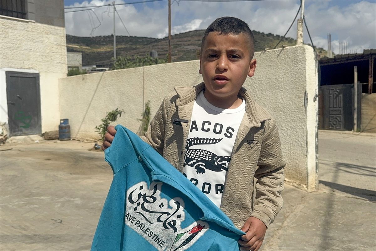 İsrail Askerleri Çocukları Darbetti