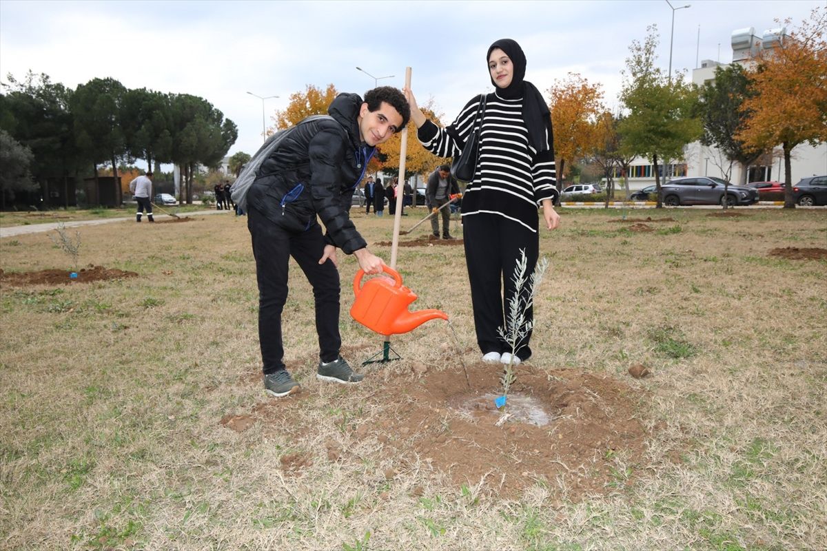 Akdeniz Üniversitesi\'nde 5 bin 403 fidan dikildi