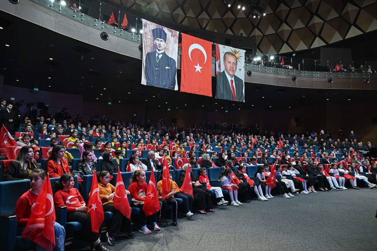 23 Nisan Coşkusu İstanbul\'da Kutlandı