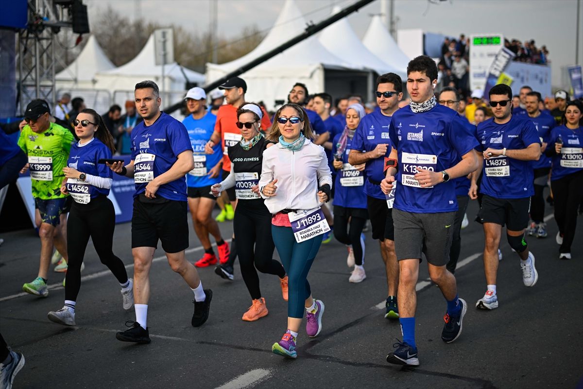 21. İstanbul Yarı Maratonu\'nu kazananlar belli oldu! Kenyalı ikizler zirvede