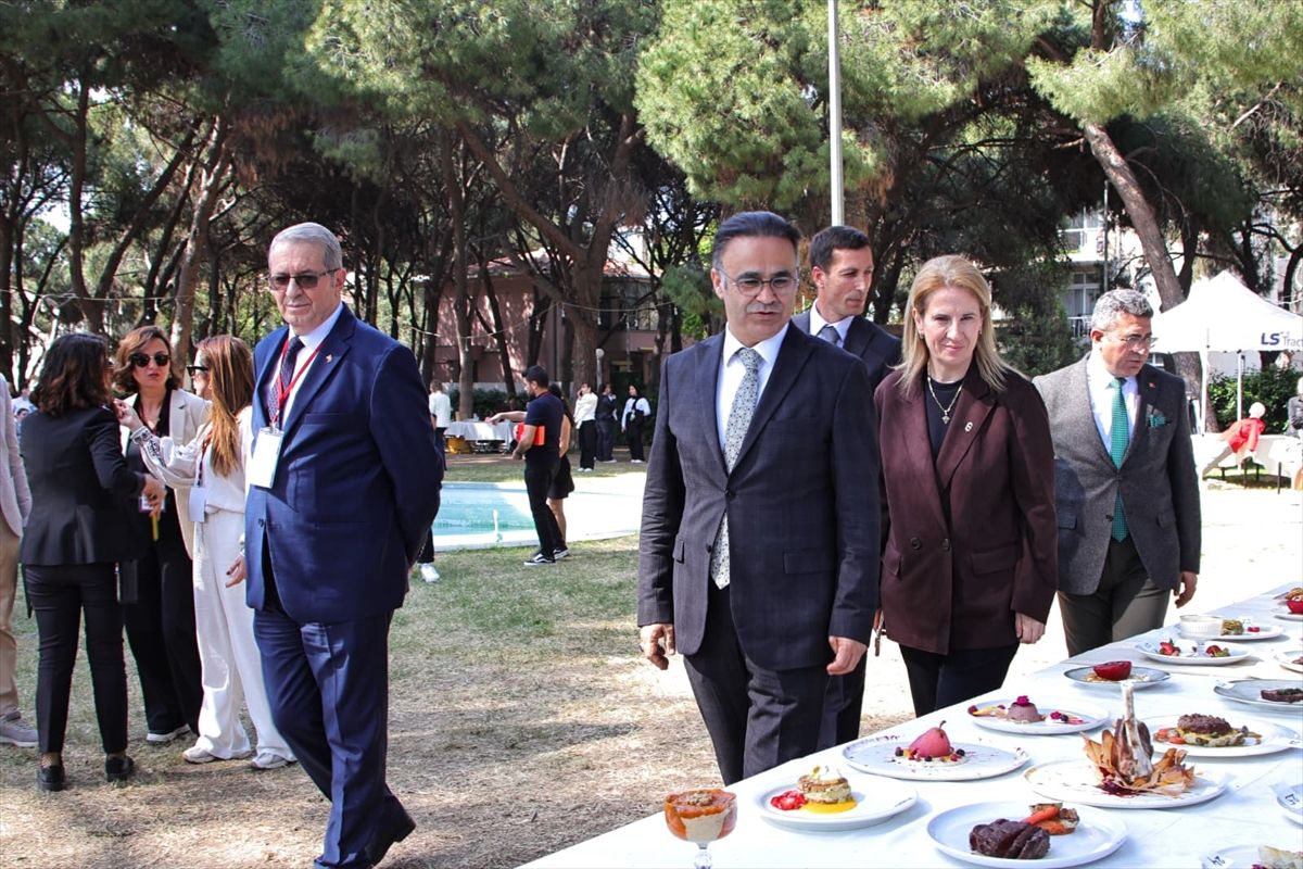 Genç Aşçılar İzmir\'de Yarıştı