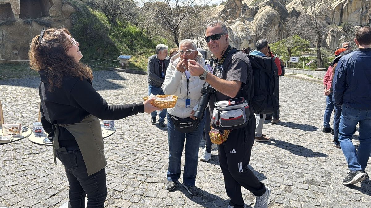 Göreme\'de Türk Kahvesi ve Lokum İkramı