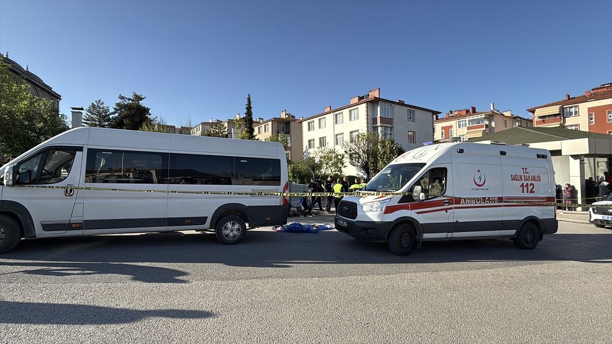 Karabük\'te Minibüsün Çarptığı 3 Yaşındaki Çocuk Hayatını Kaybetti