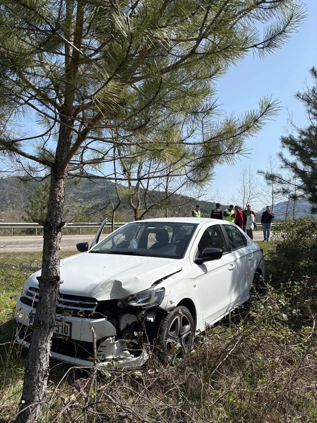 Otomobil-Motosiklet Çarpışması: 1 Yaralı