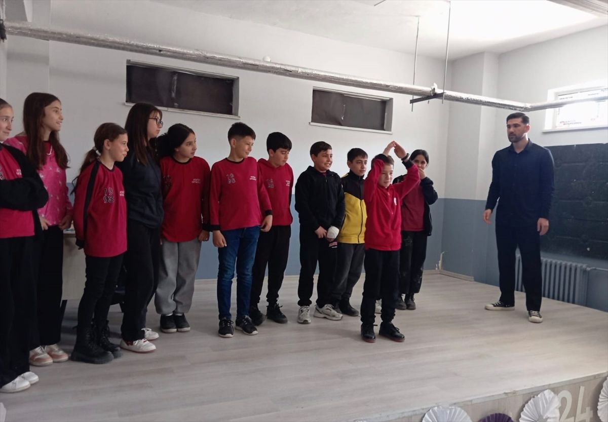 Karakeçili\'de Bilim Söyleşisi Düzenlendi