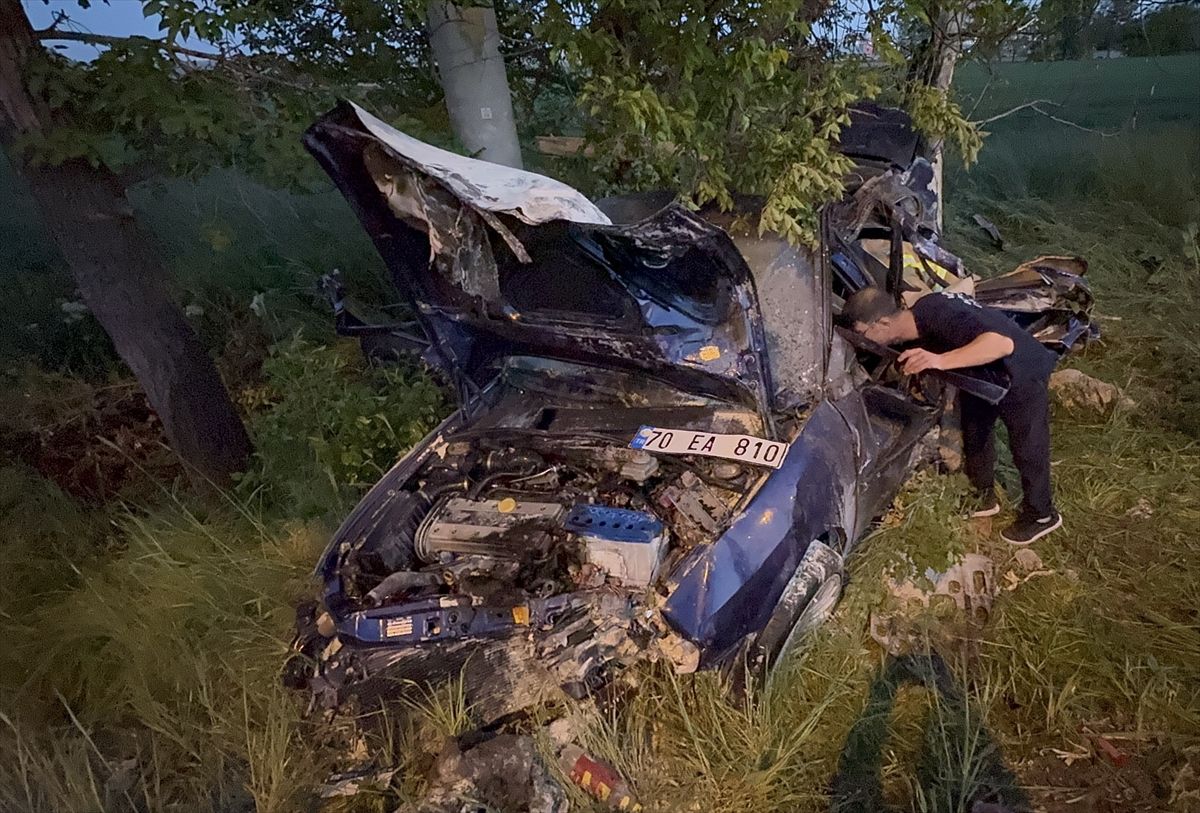 Karaman\'da şarampole devrilen otomobildeki 1 kişi öldü, 1 kişi yaralandı