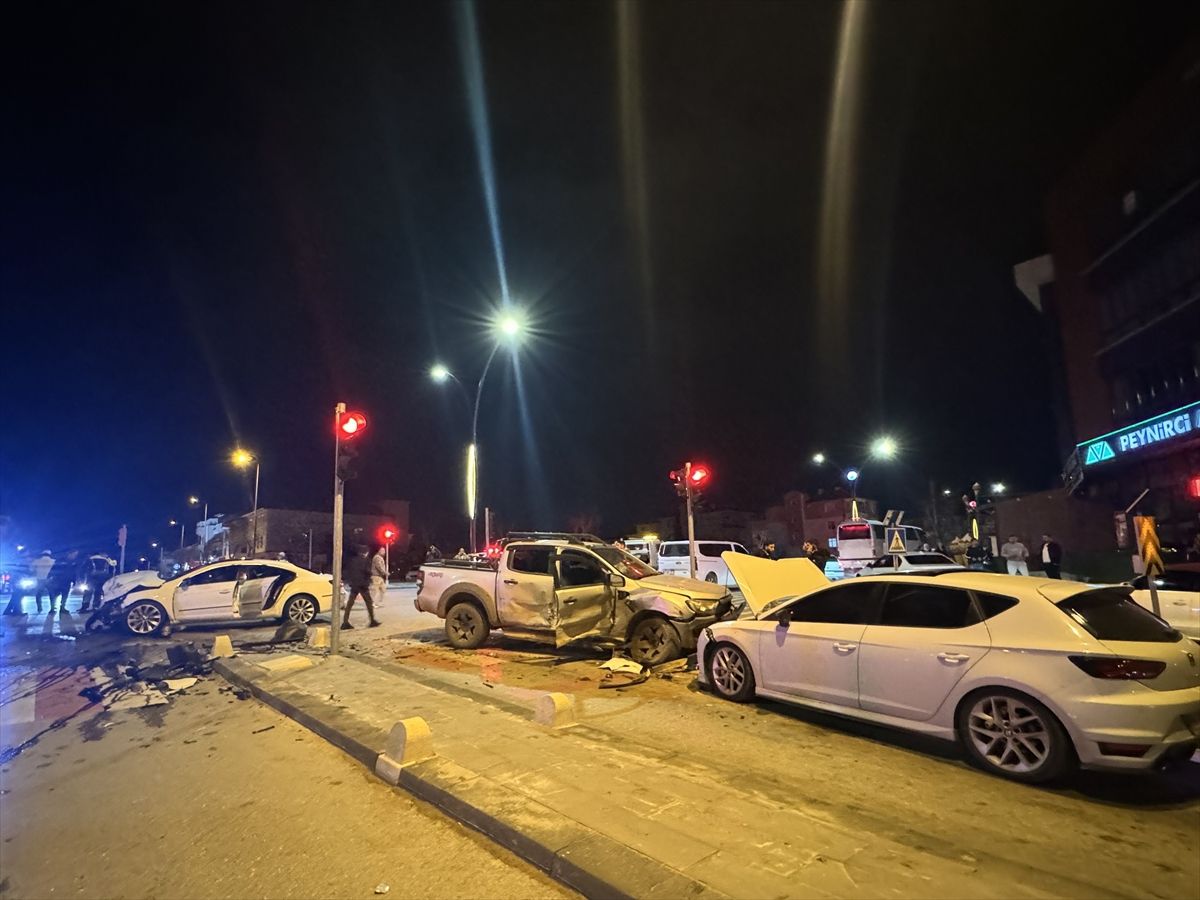 Karaman\'da Trafik Kazası: 6 Yaralı