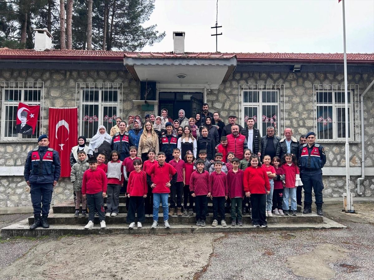 Kargı\'da öğrenci ve velilere KADES uygulaması anlatıldı