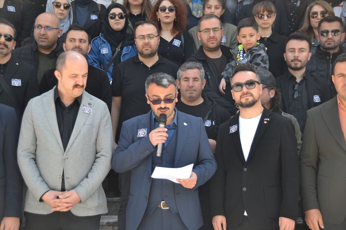 Eğitimcilerden Okul Saldırısına Protesto