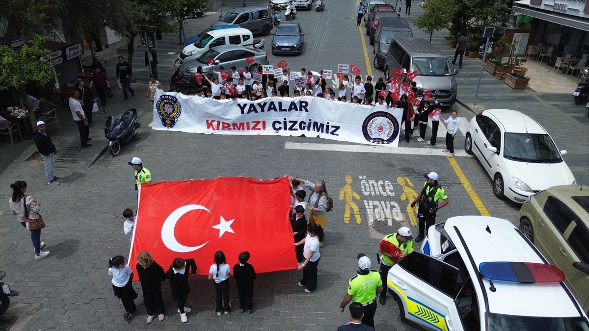 Kaş\'ta Trafik ve İlkyardım Haftası Etkinlikleri