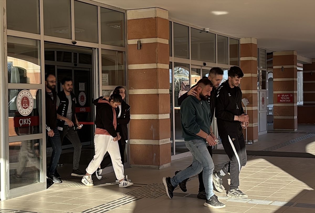 Kastamonu\'da Uyuşturucu Operasyonu: 3 Tutuklama