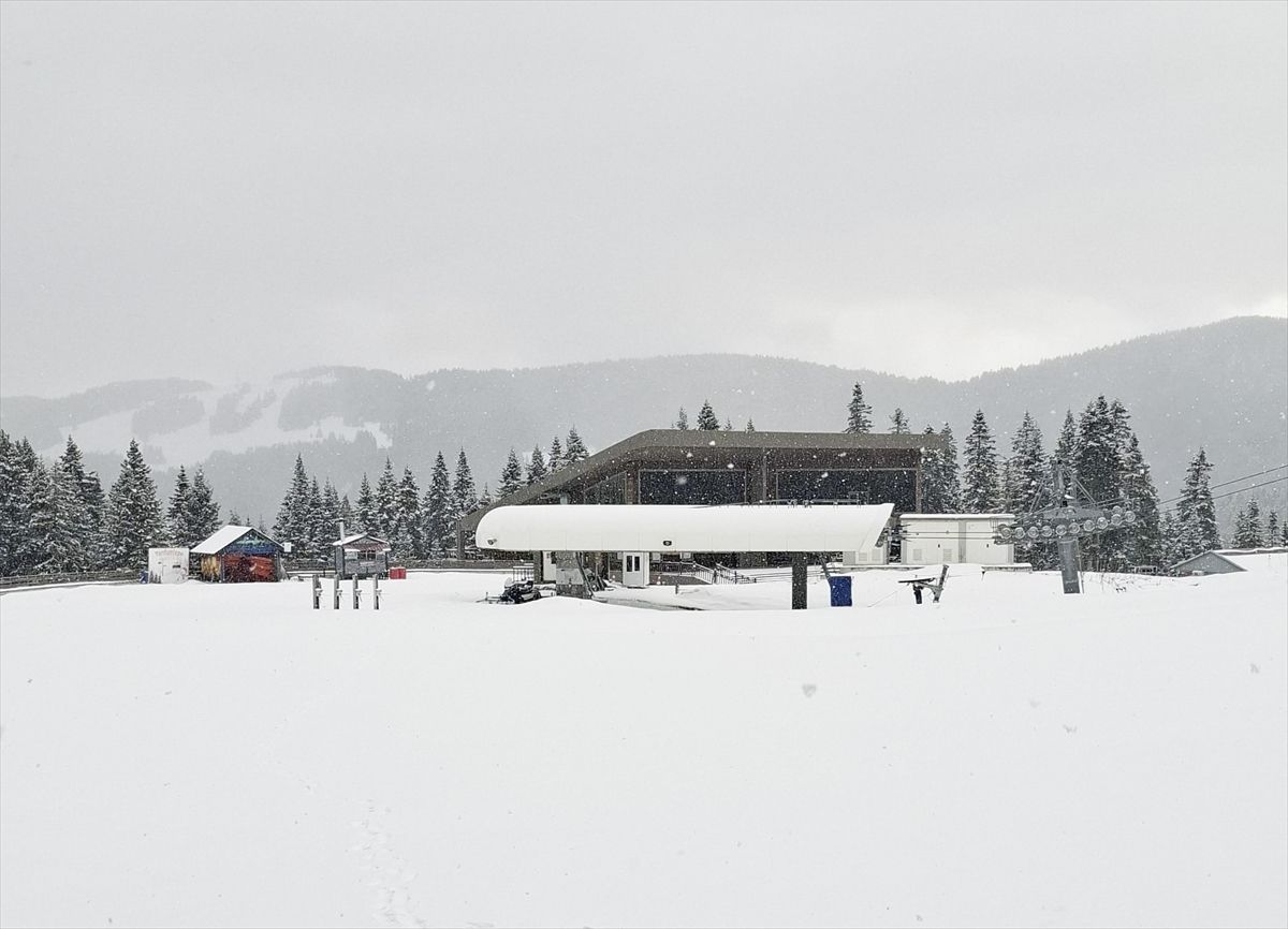 Kastamonu\'da Nisan\'da Kar Yağışı