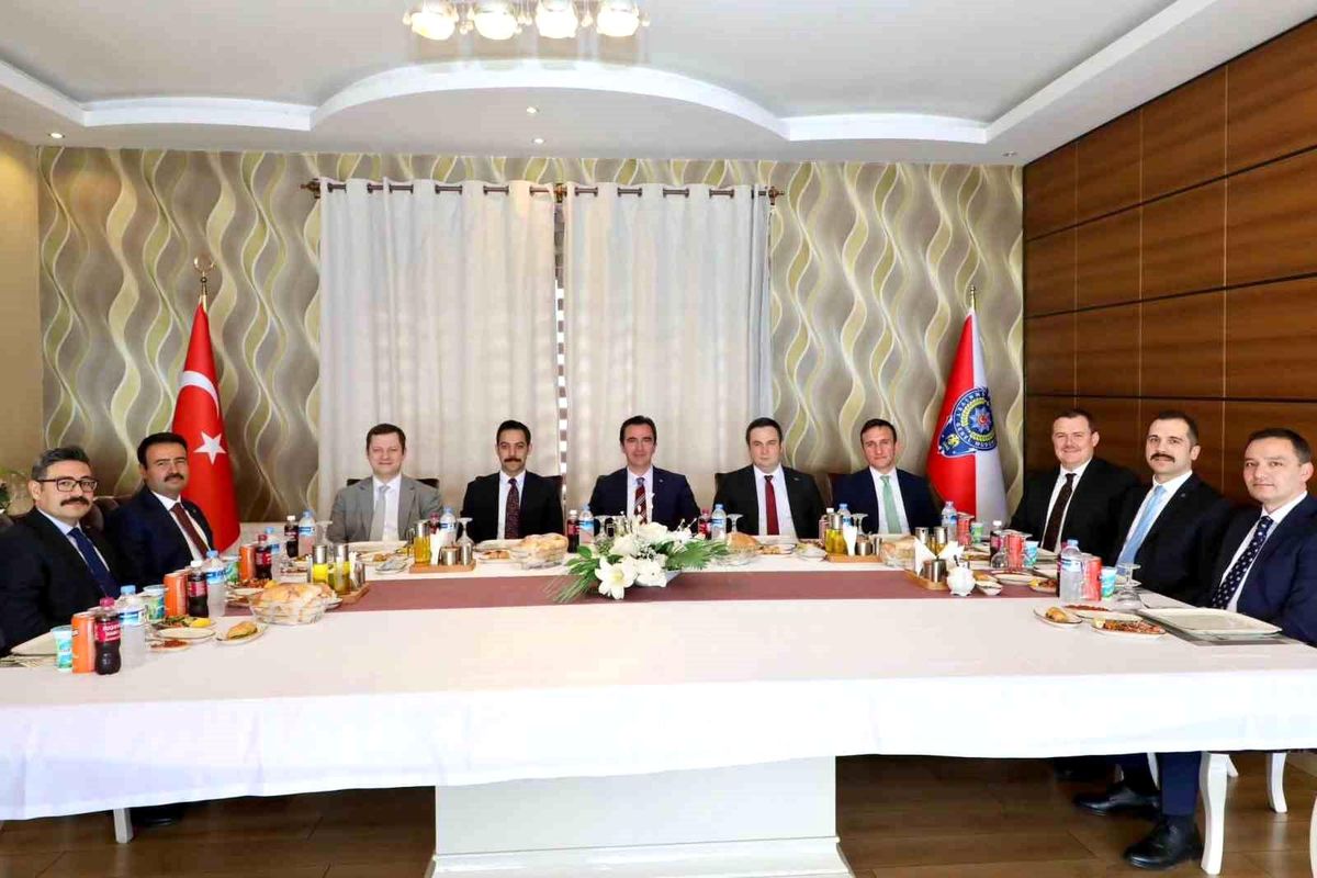 Güroymak Kaymakamı Uzun\'a Veda