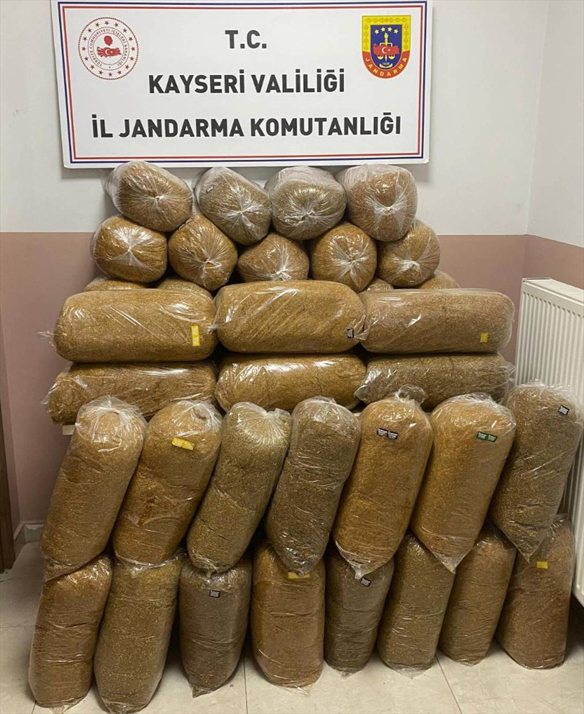 Kayseri\'de 400 Kg Kaçak Tütün Ele Geçirildi