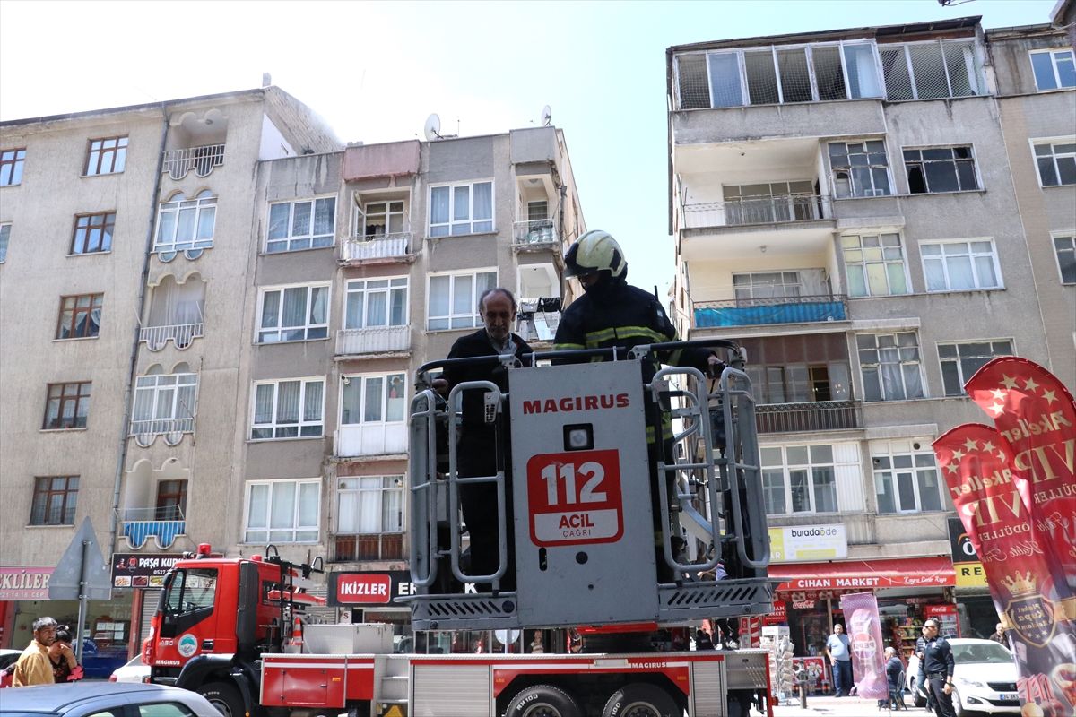 Kayseri\'de Apartmanda Yangın: 5 Kişi Hastaneye Kaldırıldı