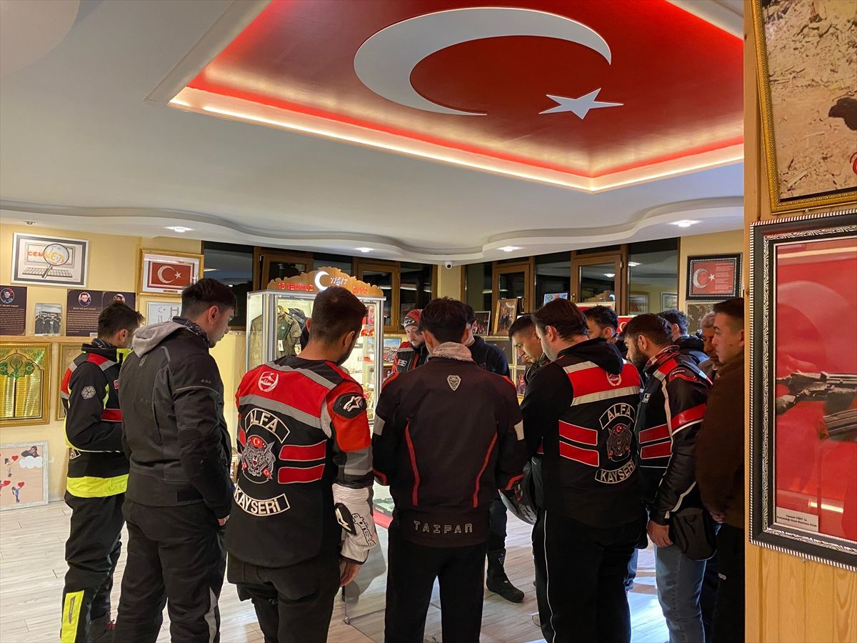 Kayseri\'de motosikletliler 15 Temmuz şehidi Cennet Yiğit\'in anı evini ziyaret etti