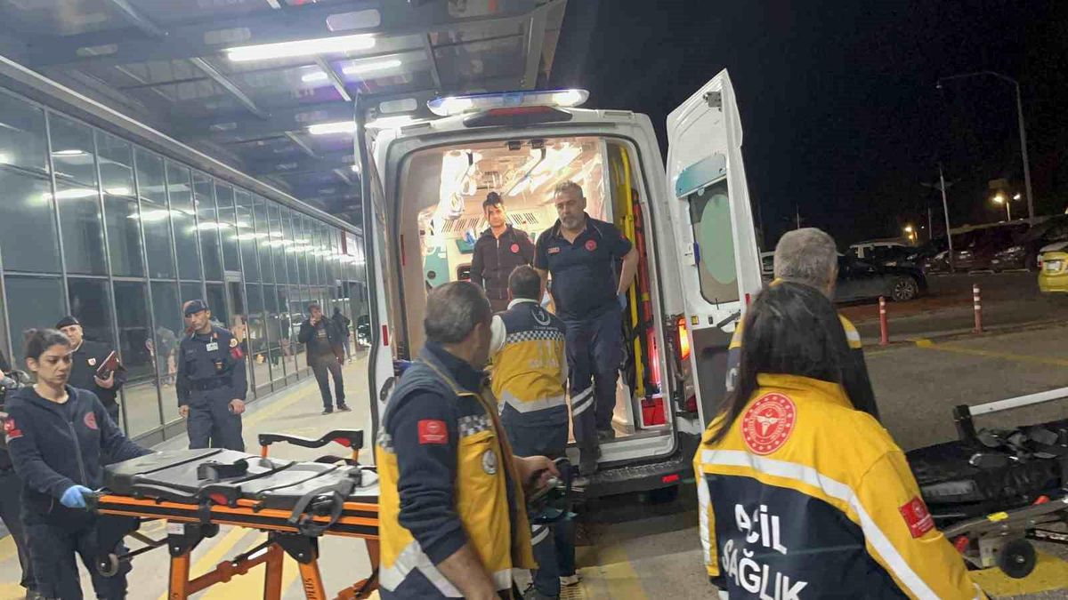 Eskişehir\'de Kaza: 1 Ölü, 2 Yaralı