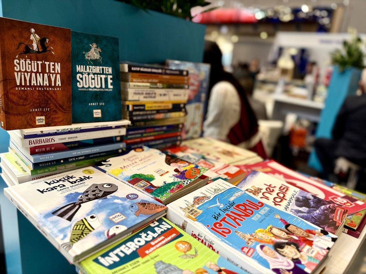 Astana\'da Türk Standı İlgi Görüyor